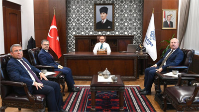 Balıkesir'de Göreve Başlayan 3 Kaymakam Vali İsmail Ustaoğlu'nu Ziyaret Etti