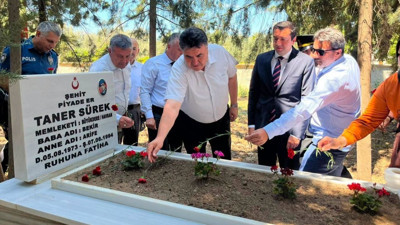 Başkan Ersoy'dan Şehit Kabristanlığı Ziyareti