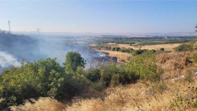 Balıkesir Küçükbostancı’da Arazi Yangını: 4 Uçak ve 1 Helikopter Müdahale Etti