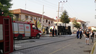 Balya’da Akaryakıt Yüklü Tanker Devrildi: Sızıntıya Ekipler Müdahale Etti