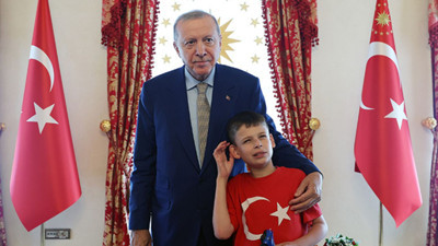 Cumhurbaşkanı Erdoğan, “Nefret Etme, Kek Yap” Kampanyasıyla Tanınan Harris’i Kabul Etti