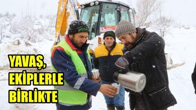 Yavaş, ekiplerle birlikte