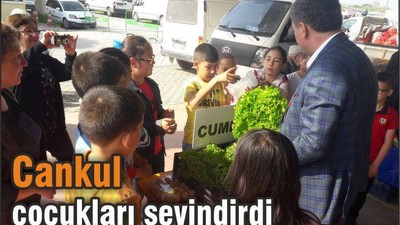 Cankul, çocukları sevindirdi