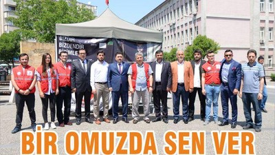 BİR OMUZ DA SEN VER