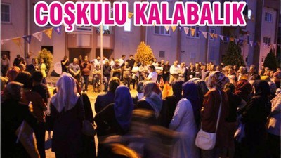 COŞKULU KALABALIK