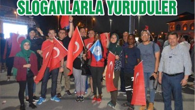 SLOGANLARLA YÜRÜDÜLER