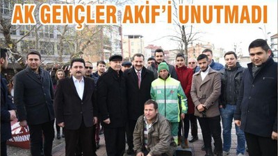 AK GENÇLER AKİF’İ UNUTMADI