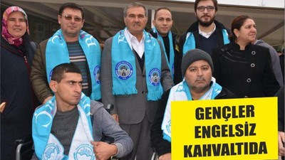 GENÇLER ENGELSİZ KAHVALTIDA