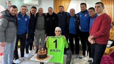 Fernando Muslera'dan Eren'e geçmiş olsun forması
