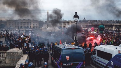 Fransa'da Emeklilik Reformuna Protesto