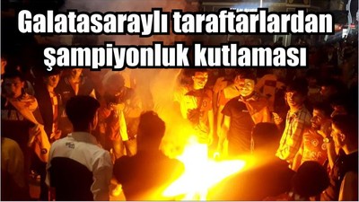 Galatasaraylı taraftarlardan şampiyonluk kutlaması