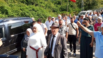 48 Yıl Sonra Sözünü Tuttu ! Karısına Düğün Yaptı