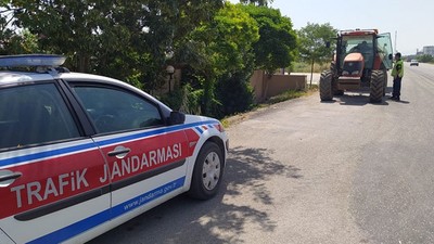 Balıkesir Jandarması,Tarım Araçları ve Sürücülerini Denetledi