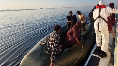 Düzensiz Göçmenler Sahil Güvenliğe Sığındı