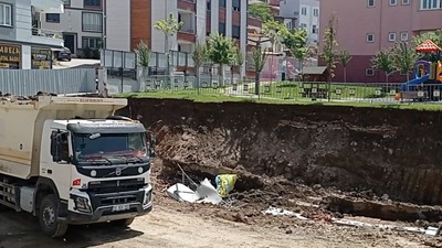 Edremit'te Korkutan An ! Anaokulu Bahçe Duvarı Çöktü
