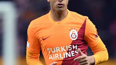 Fenerbahçe Eski Galatasaraylı Futbolcuyu Kadrosuna Katıyor