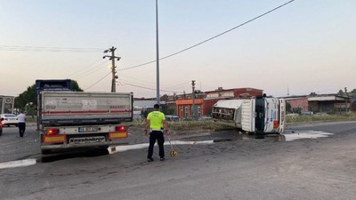 Gönen'de Mazot Yüklü Tanker İle Tır Çarpıştı