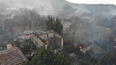 Manisa Yangınında 14 Ev Kül Oldu