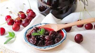 Karanfilli Vişne Reçeli Nasıl Yapılır?