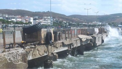 Avşa Adası'nı Fırtına Vurdu ! Yolcular Mahsur Kaldı