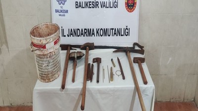 Balıkesir Jandarması Define Avcılarını Suç Üstü Yakaladı
