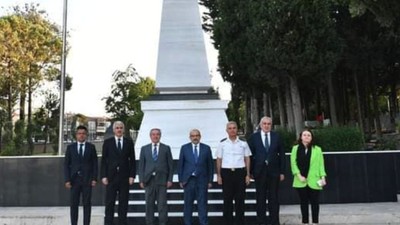 Balıkesir Valisi ve İl Müftüsünden Şehitlik Ziyareti