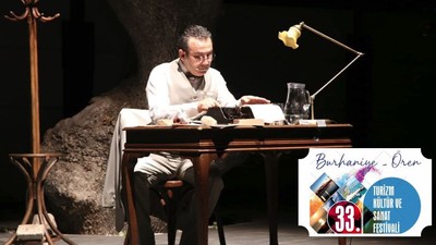 Balıkesir' de Ferhat Göçer'den Tiyatral Şölen