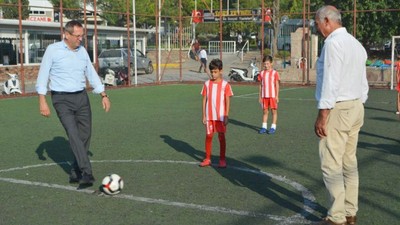 Başkan Ergin Vurdu Ayvalık'ta Turnuva Başladı