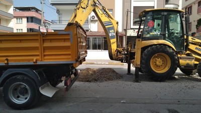 Karesi’de Yol Çalışmaları Devam Ediyor