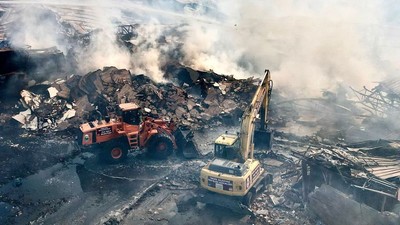Fabrika Yangınına Balıkesir Desteği