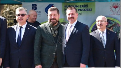Büyükşehir, Sındırgı’da Dört Koldan Çalışıyor