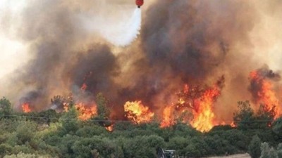 Çanakkale Boğazı Yangın Nedeniyle Trafiğe Kapandı