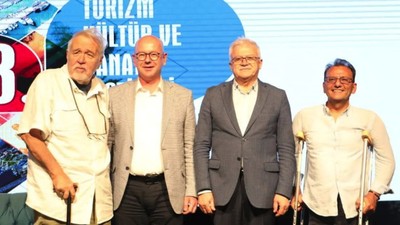 İlber Ortay Söyleyişiyle Balıkesirlilere Seslendi
