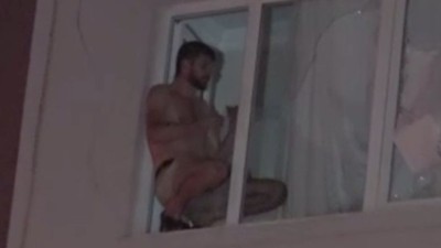 Kendini Eve Kilitledi Direndi Ama Olmadı