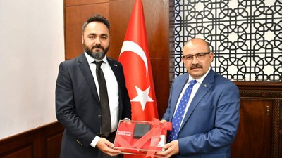 Kızılay Balıkesir Şube Başkanı Kelemençe Vali Ustaoğlu'nu Ziyaret Etti