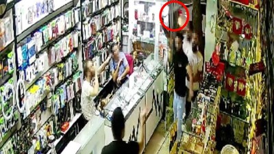 Korkunç Görüntü ! Satır ve Sopalarla Dükkanı Bastılar