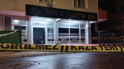 Oto Galeriye Silahlı Saldırı : Kurşunlayıp Otomobille Kaçtılar