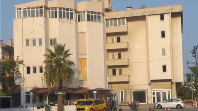 Sarımsaklı'da Kaçak PTT Binası Vatandaşların Gündeminde