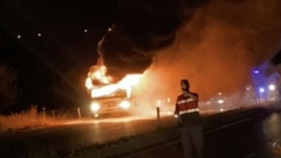 Yolcu Otobüsü Alev Alev Yandı
