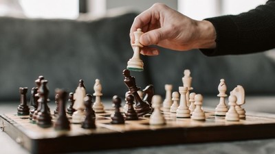 Stratejinin Tahtası: Satranç