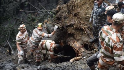 Tapınak Çöktü: Tam 9 Kişi Hayatını Kaybetti