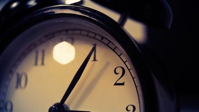 Sağlıklı İnsanların Yatmadan Önce Daima Yaptığı 6 Şey