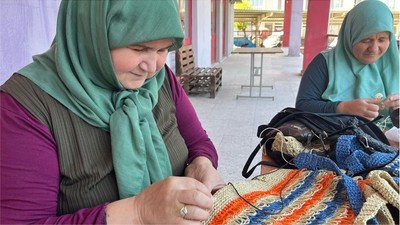 Sındırgı’da Bu Çantalar Örgüden Yapılıyor!