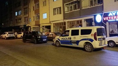 19 Yaşındaki Genç Babasını Bıçakladı