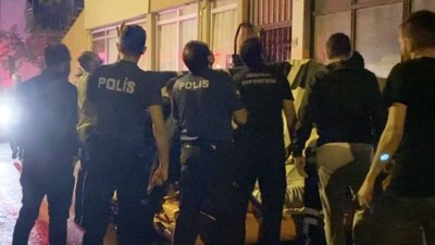 Arkadaşını 3’üncü Kattan Aşağıya Attı