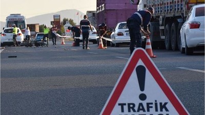 Balıkesir'de Otomobil ve Tır Çarpıştı
