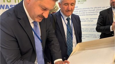 Bir İmzada Yücel Yılmaz’dan