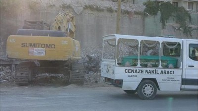 Depremin 215. Gününde Enkazdan Ceset Çıktı