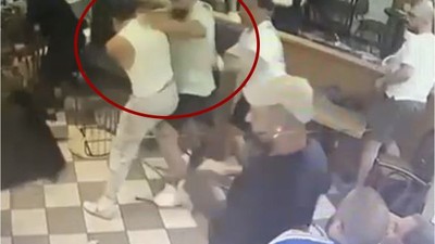 Fenomenler Birbirine Girdi ! Yumruklar Havada Uçuştu