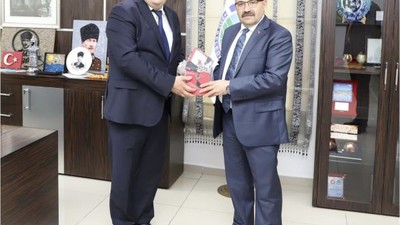 Vali Ustaoğlu’na Yöresel Hediyeler